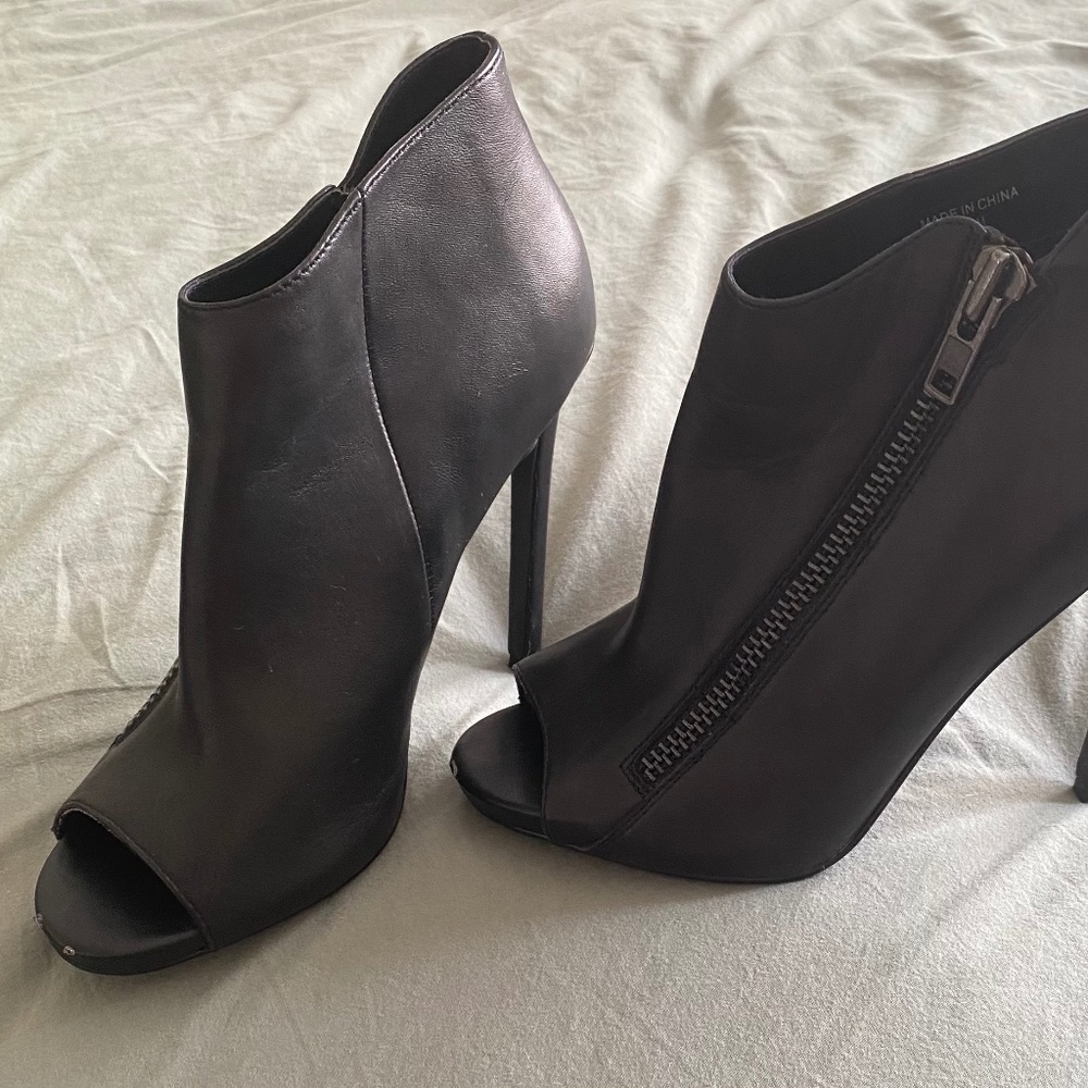 Steve Madden Mirabele PeepToe Heel-Boot